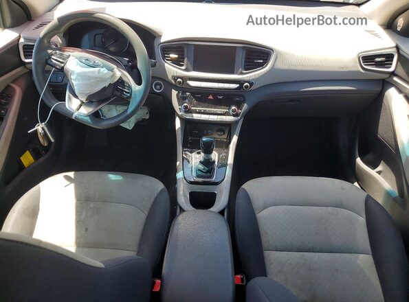 KMHC65LC2HU040126 2017 HYUNDAI IONIQ Blue Widok deski rozdzielczej