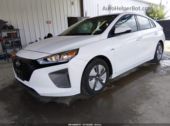 KMHC65LC2JU101142 2018 HYUNDAI IONIQ HYBRID White წინა მარცხენა ხედი სამი მეოთხედიდან