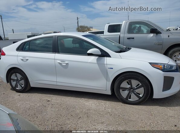 KMHC65LC3JU075506 2018 HYUNDAI IONIQ HYBRID White Widok wnętrza z tyłu