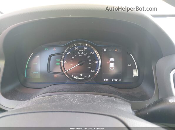 KMHC65LC6JU075595 2018 HYUNDAI IONIQ HYBRID White Widok tylnych siedzeń