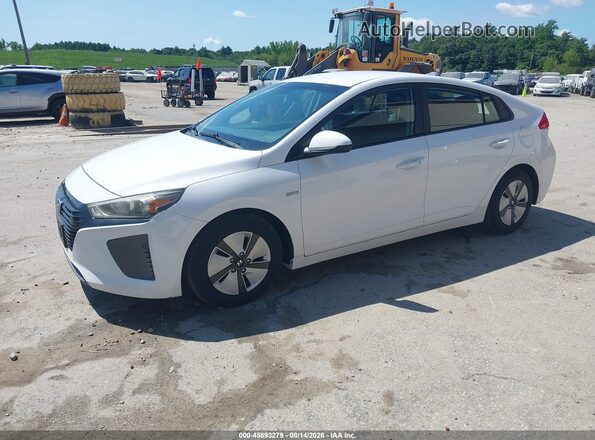 KMHC65LC8JU075842 2018 HYUNDAI IONIQ HYBRID White წინა მარცხენა ხედი სამი მეოთხედიდან