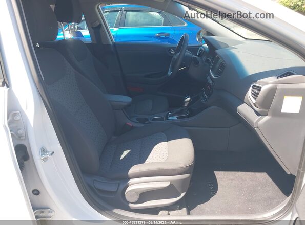 KMHC65LC8JU075842 2018 HYUNDAI IONIQ HYBRID White წინა სალონის ხედი