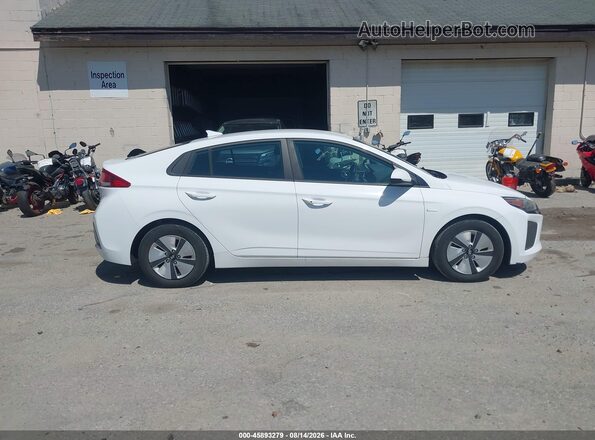 KMHC65LC8JU075842 2018 HYUNDAI IONIQ HYBRID White სალონის 360-გრადუსიანი ხედი