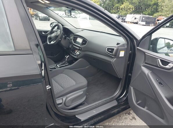 KMHC65LC8JU076277 2018 HYUNDAI IONIQ HYBRID Черный Вид салона спереди