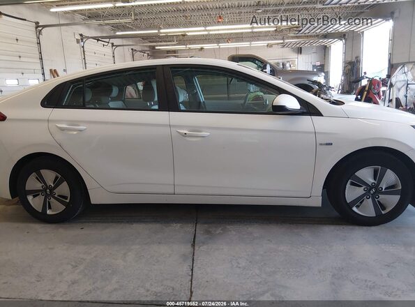 KMHC65LC8LU219828 2020 HYUNDAI IONIQ HYBRID White 