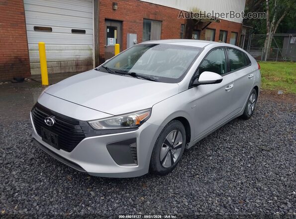 KMHC65LC9JU076238 2018 HYUNDAI IONIQ HYBRID Silver წინა მარცხენა ხედი სამი მეოთხედიდან