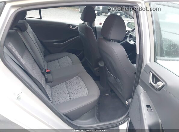 KMHC65LC9JU076238 2018 HYUNDAI IONIQ HYBRID Silver VIN კოდის სტიკერის ხედი