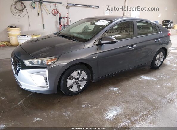 KMHC65LC9JU100263 2018 HYUNDAI IONIQ HYBRID Серый Передняя левая четверть