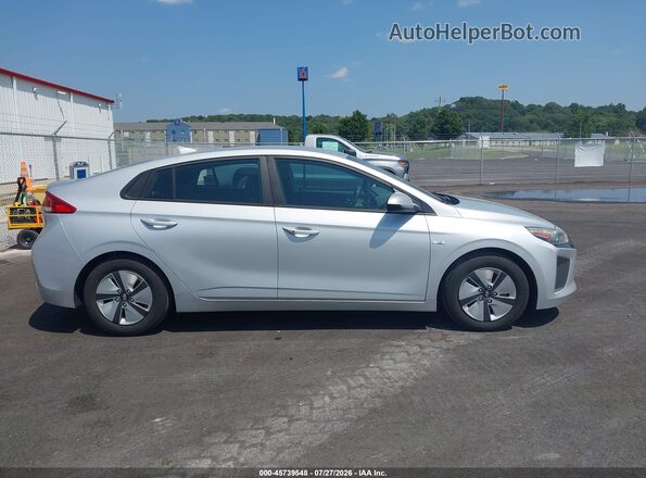 KMHC65LCXKU158822 2019 HYUNDAI IONIQ HYBRID Silver Widok wnętrza z tyłu