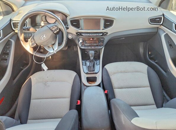 KMHC75LC1JU103333 2018 HYUNDAI IONIQ Серебряный Вид панели приборов