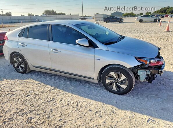 KMHC75LC1JU103333 2018 HYUNDAI IONIQ Серебряный Передняя правая четверть