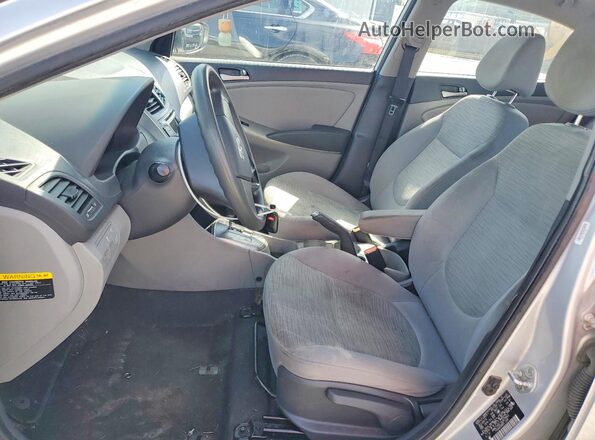 KMHCT4AE1GU075942 2016 HYUNDAI ACCENT Silver Front interior view