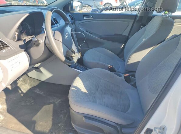 KMHCT4AE1HU175122 2017 HYUNDAI ACCENT White Սալոնի դիմացի տեսք