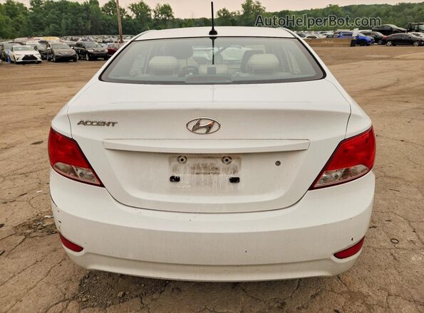 KMHCT4AE1HU345799 2017 HYUNDAI ACCENT Белый Вид сзади