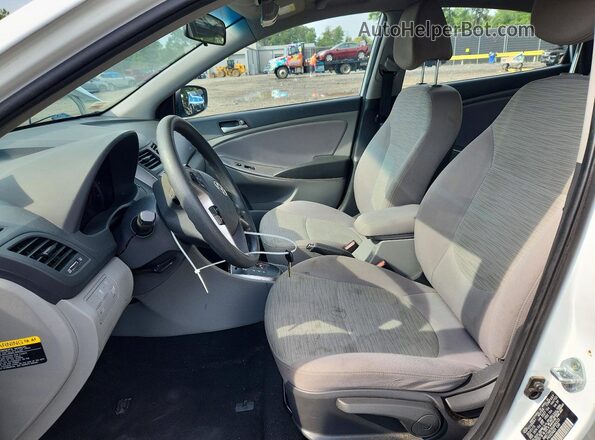 KMHCT4AE3GU084223 2016 HYUNDAI ACCENT White წინა სალონის ხედი