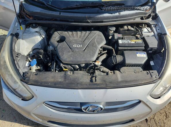KMHCT4AE3GU968470 2016 HYUNDAI ACCENT Silver Вид задньої частини салону