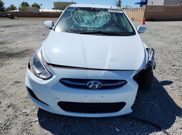 KMHCT4AE3HU305918 2017 HYUNDAI ACCENT Белый Вид спереди