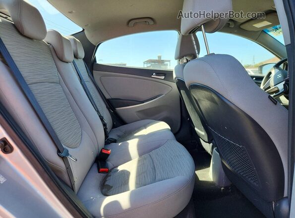KMHCT4AE3HU340023 2017 HYUNDAI ACCENT Silver უკანა სავარძლების ხედი