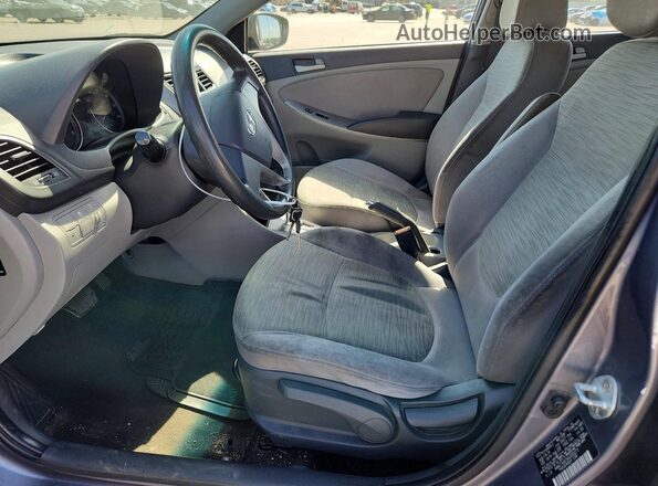 KMHCT4AE5HU205271 2017 HYUNDAI ACCENT Gray წინა სალონის ხედი