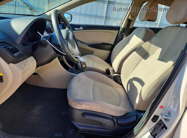 KMHCT4AE7HU172175 2017 HYUNDAI ACCENT White Вид салону спереду