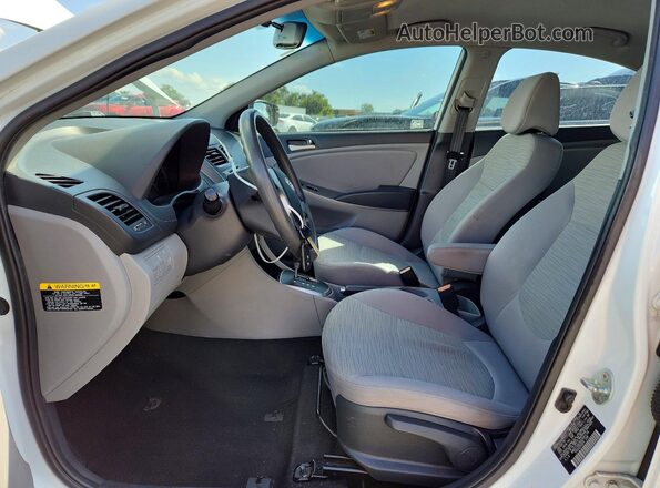 KMHCT4AE8GU091118 2016 HYUNDAI ACCENT White Front interior view