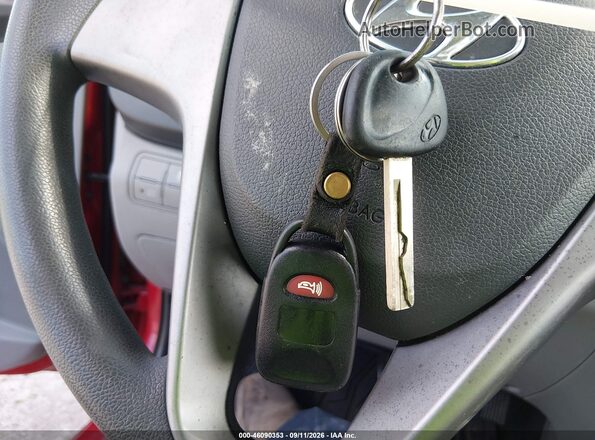 KMHCT4AE8HU285892 2017 HYUNDAI ACCENT Красный Вид панели приборов
