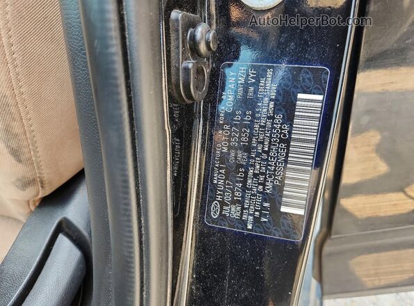 KMHCT4AE8HU355486 2017 HYUNDAI ACCENT Black Vista del compartimento del motor