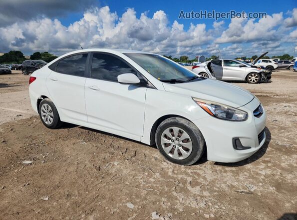 KMHCT4AEXGU001080 2016 HYUNDAI ACCENT Белый Передняя правая четверть