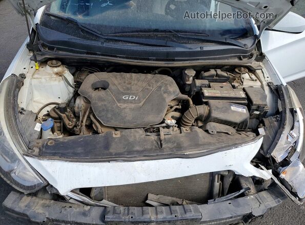 KMHCT5AE1GU285477 2016 HYUNDAI ACCENT White Вид задньої частини салону