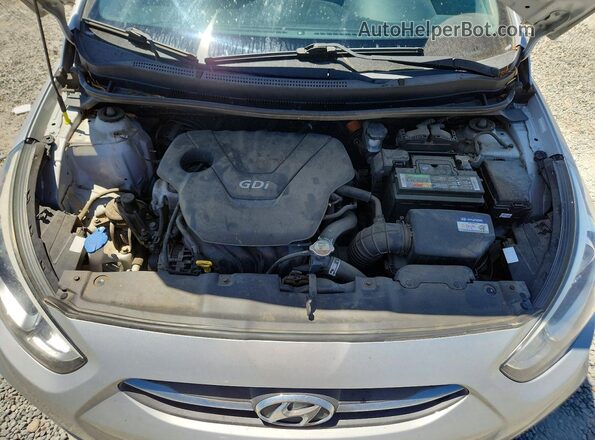 KMHCT5AE9GU270774 2016 HYUNDAI ACCENT Silver Widok wnętrza z tyłu