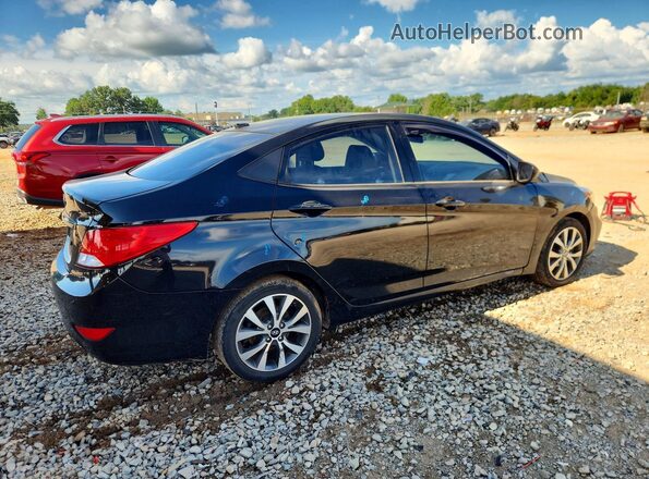 KMHCU4AE0GU159764 2016 HYUNDAI ACCENT Black Հետևի աջ