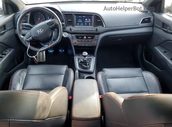 KMHD04LB0JU577610 2018 HYUNDAI ELANTRA Серебряный Вид панели приборов