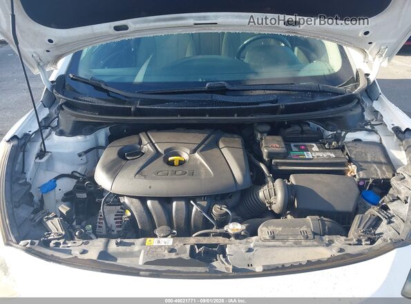 KMHD35LH3GU304459 2016 HYUNDAI ELANTRA GT Белый Вид сзади