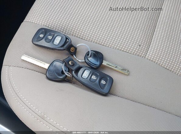 KMHD35LH3GU304459 2016 HYUNDAI ELANTRA GT Белый Вид панели приборов