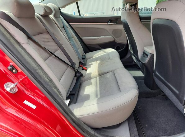 KMHD74LF3HU407699 2017 HYUNDAI ELANTRA Red Widok tylnych siedzeń