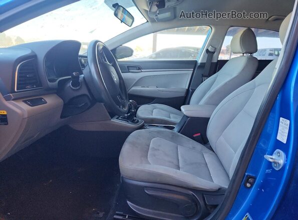 KMHD74LF6HU095135 2017 HYUNDAI ELANTRA Синий Вид салона спереди