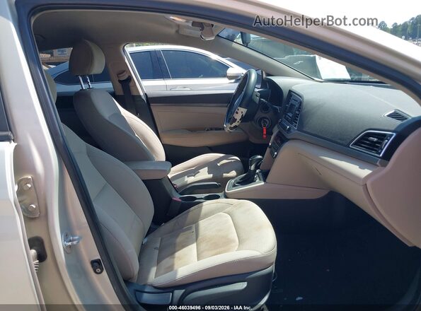 KMHD74LF6HU095622 2017 HYUNDAI ELANTRA Champagne Вид салона спереди