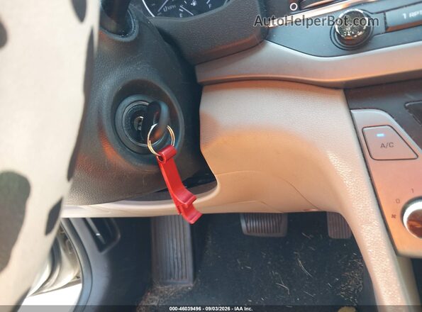 KMHD74LF6HU095622 2017 HYUNDAI ELANTRA Champagne Вид панели приборов