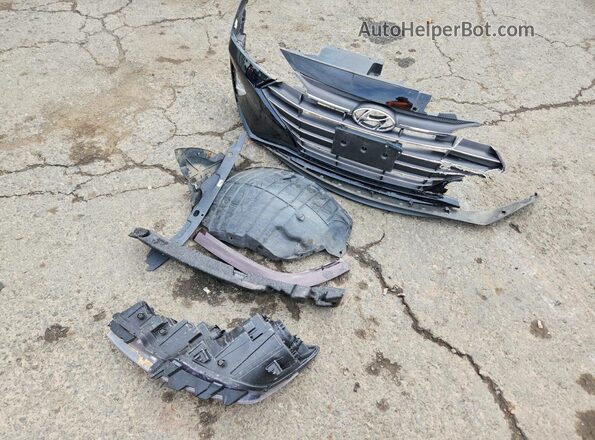 KMHD84LF2LU003671 2020 HYUNDAI ELANTRA Black Engine compartment view
