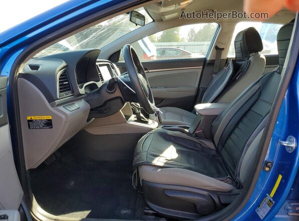 KMHD84LF3HU229337 2017 HYUNDAI ELANTRA Синий Вид салона спереди