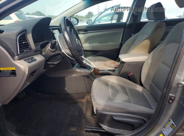 KMHD84LF7JU606953 2018 HYUNDAI ELANTRA Gray Front interior view