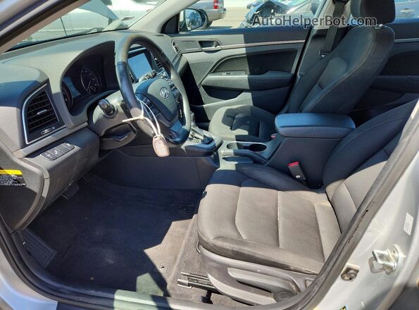 KMHD84LF9JU609563 2018 HYUNDAI ELANTRA Silver წინა პანელის ხედი