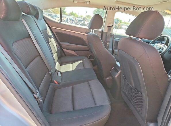KMHD84LF9JU609563 2018 HYUNDAI ELANTRA Silver უკანა სალონის ხედი