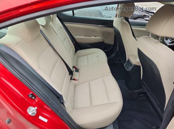 KMHD84LFXHU188561 2017 HYUNDAI ELANTRA Red Widok tylnych siedzeń