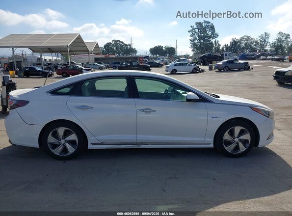 KMHE14L2XHA044774 2017 HYUNDAI SONATA PLUG-IN HYBRID White Rear interior view