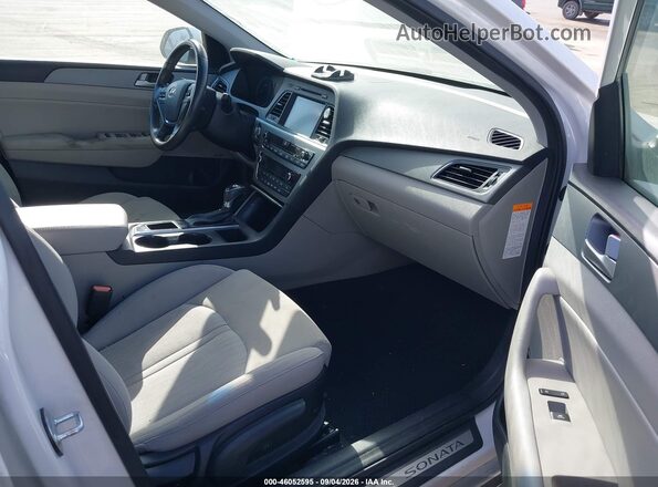 KMHE14L2XHA044774 2017 HYUNDAI SONATA PLUG-IN HYBRID White Front interior view