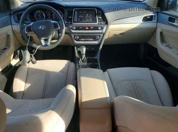 KMHE24L38JA080135 2018 HYUNDAI SONATA Blue Widok deski rozdzielczej
