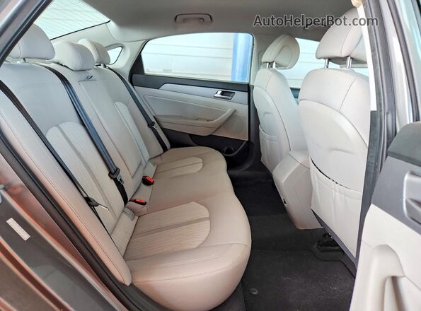 KMHE24L3XHA063427 2017 HYUNDAI SONATA Gray Vista de los asientos traseros