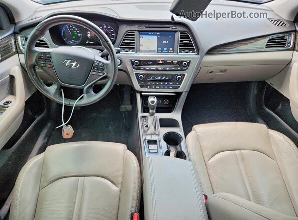 KMHE34L16HA060245 2017 HYUNDAI SONATA Silver Vista del salpicadero