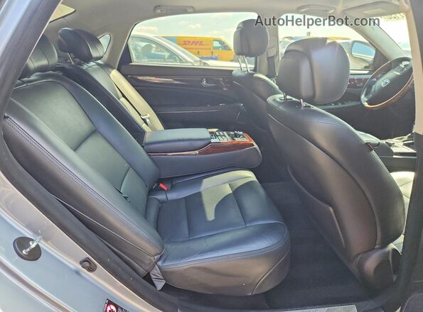 KMHGH4JH8GU104768 2016 HYUNDAI EQUUS Blue Հետևի նստատեղերի տեսք